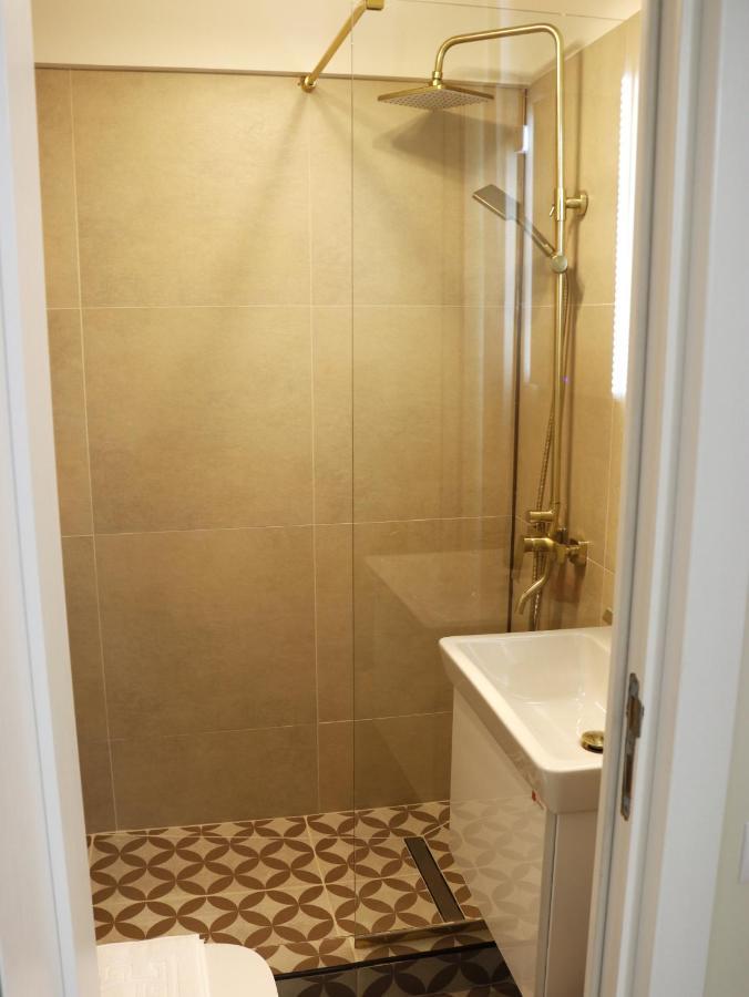 Mina City Center Apartment Amzei Bukarest Exterior foto
